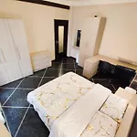 Luxury Apartment *
