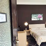 Luxury * Janov